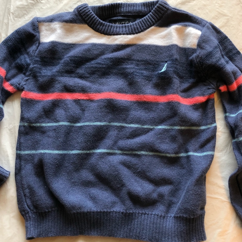 Adorable sweater only worn once for pictures